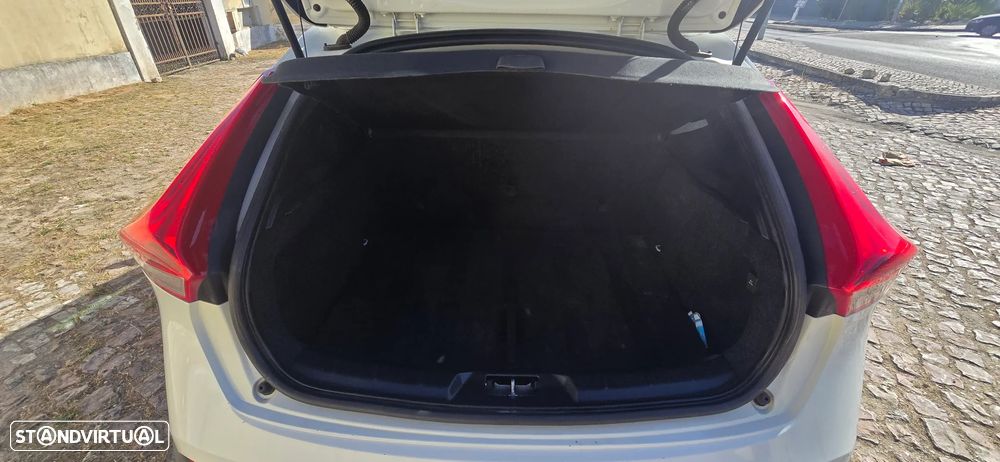 Volvo V40 2.0 D3 Kinetic - 12