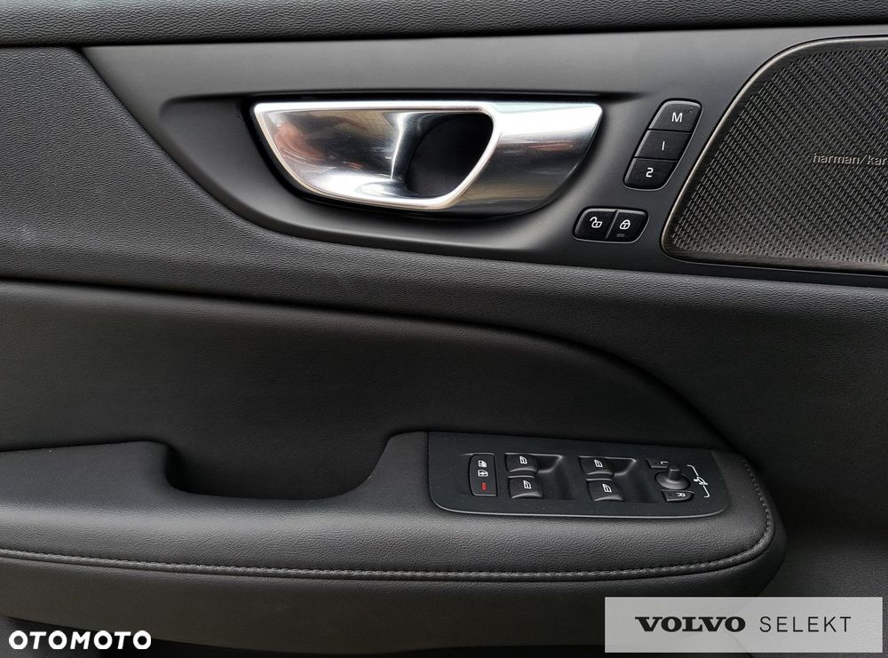 Volvo V60 Cross Country - 29