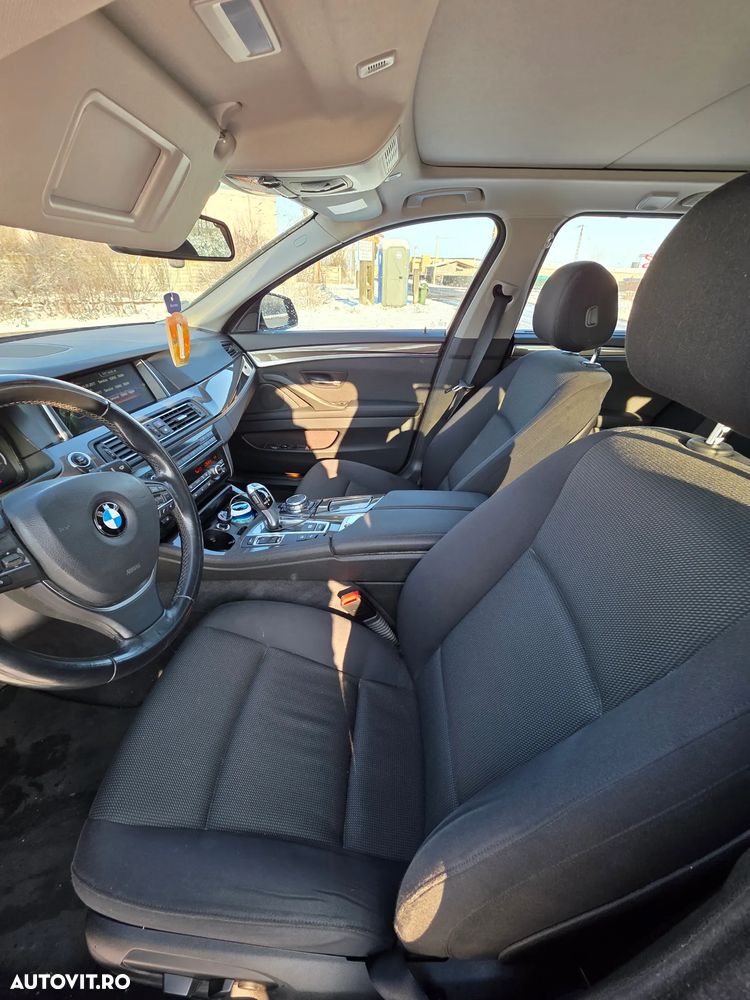 BMW Seria 5 525d xDrive - 11
