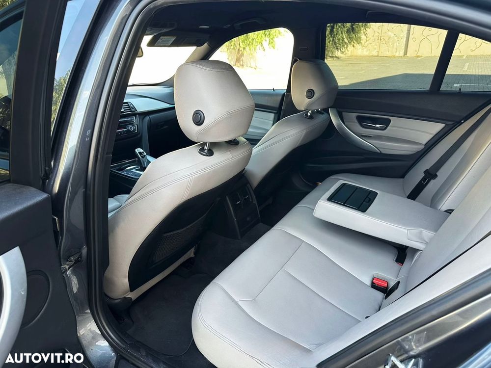 BMW Seria 3 320d Aut. Sport Line - 8