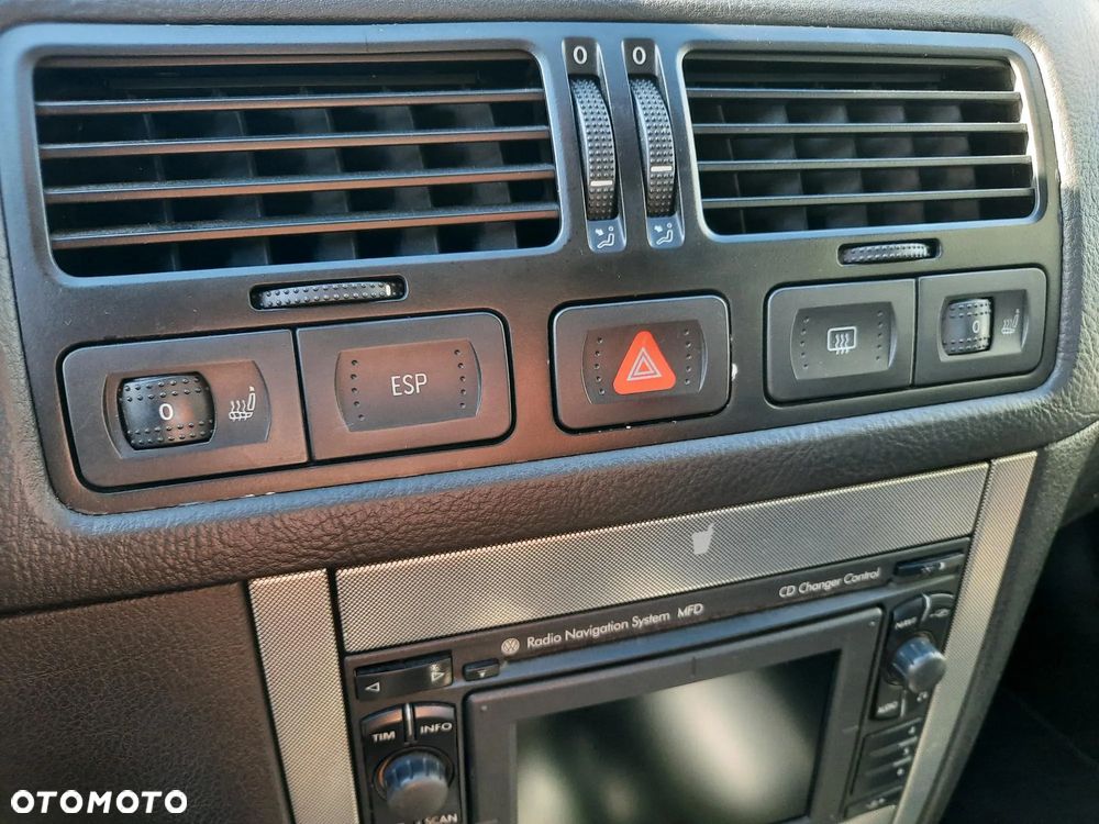 Volkswagen Golf 1.9 TDI Highline - 24