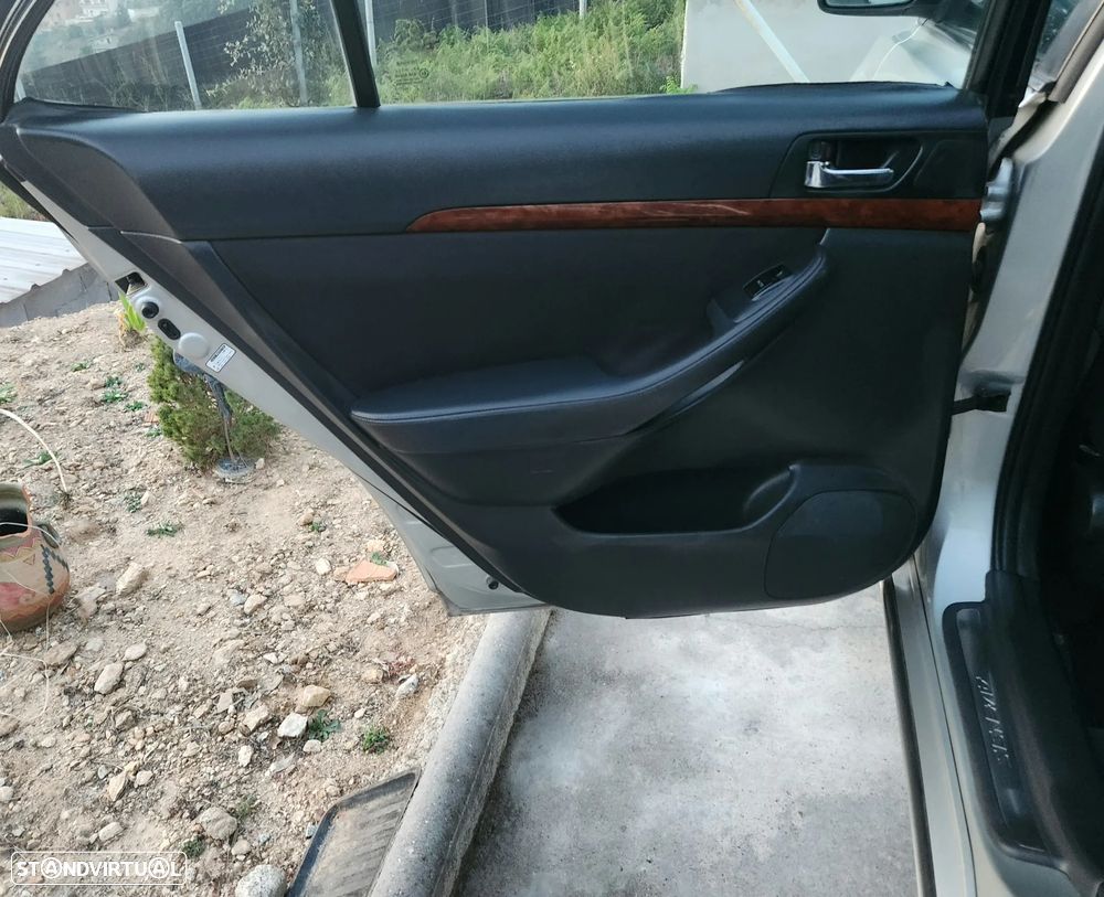 Toyota Avensis S/D 1.6 Executive - 15