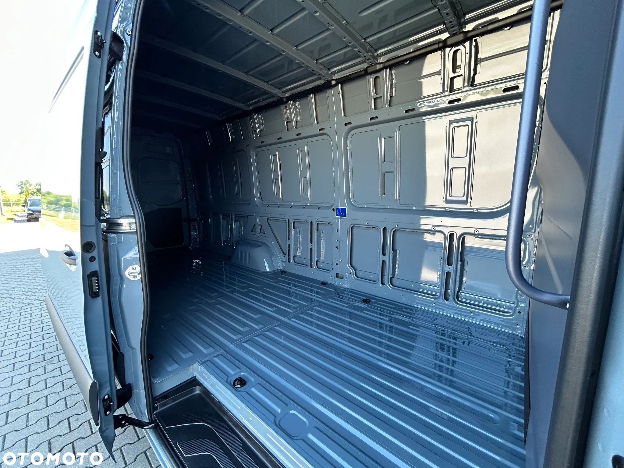 Mercedes-Benz SPRINTER 319 CDI FURGON EKSTRA DŁUGI - 14
