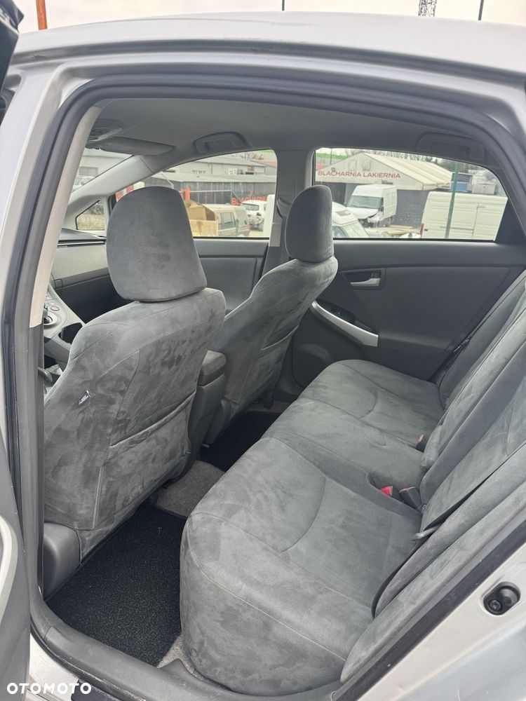 Toyota Prius (Hybrid) Executive - 7