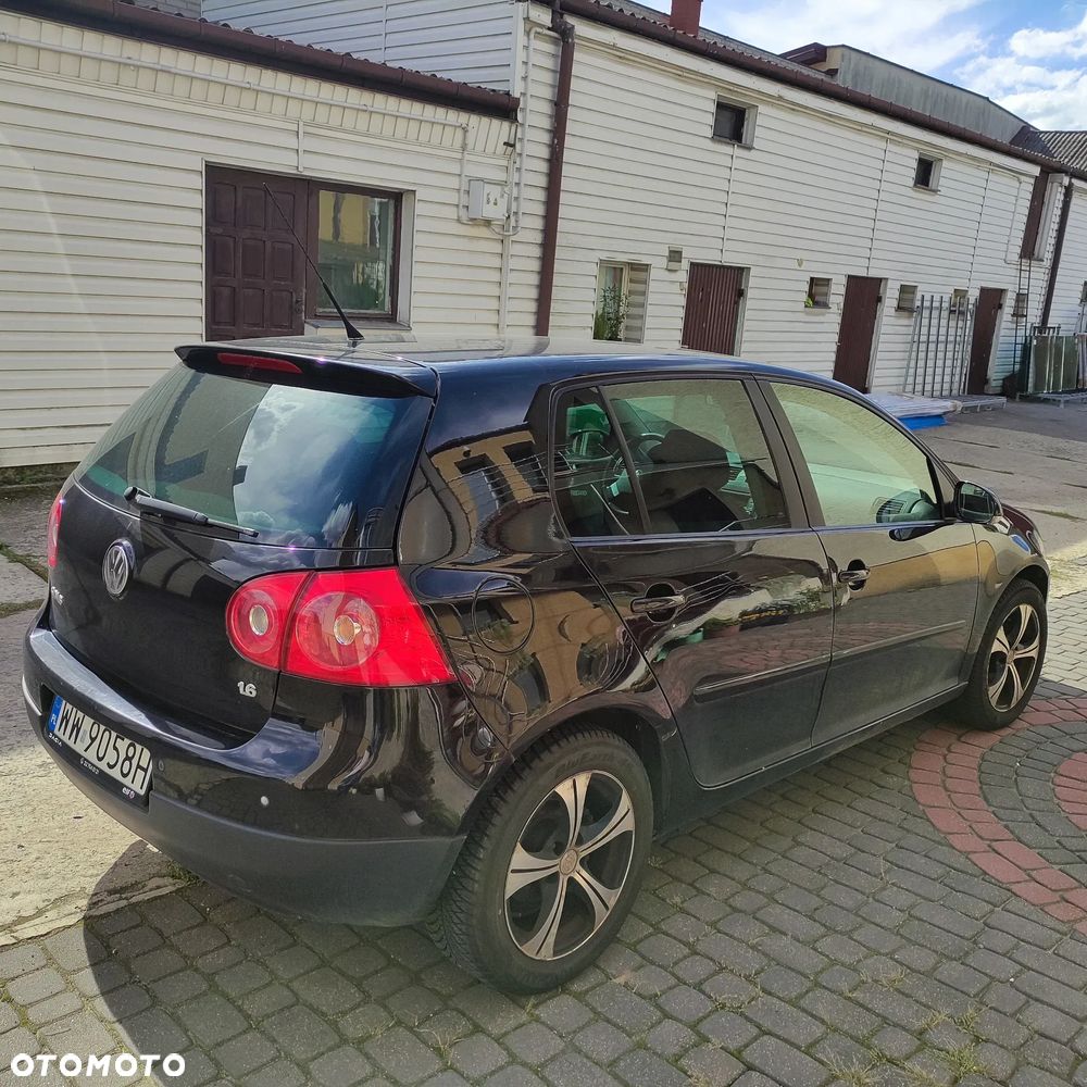 Volkswagen Golf 1.6 Trendline - 4