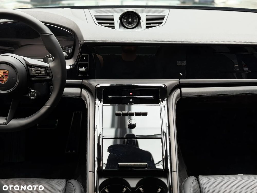 Porsche Panamera 4 E-Hybrid PHEV - 16