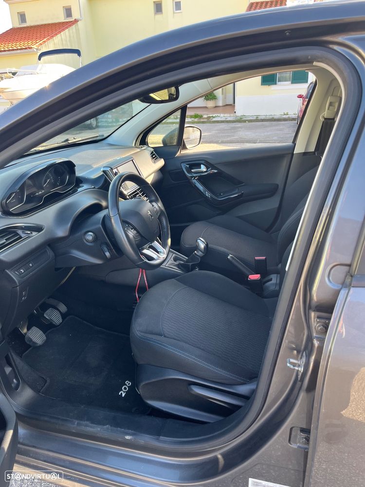 Peugeot 208 1.2 PureTech Signature - 5