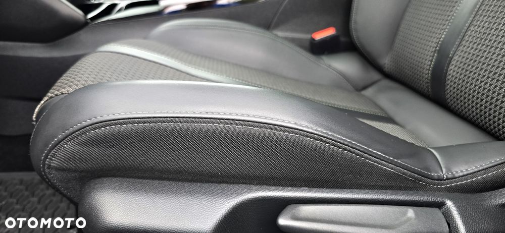 Peugeot 2008 1.2 Pure Tech GPF Allure S&S - 8