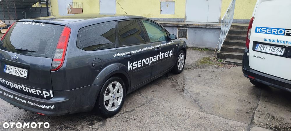 Ford Focus 1.8 Ghia - 6