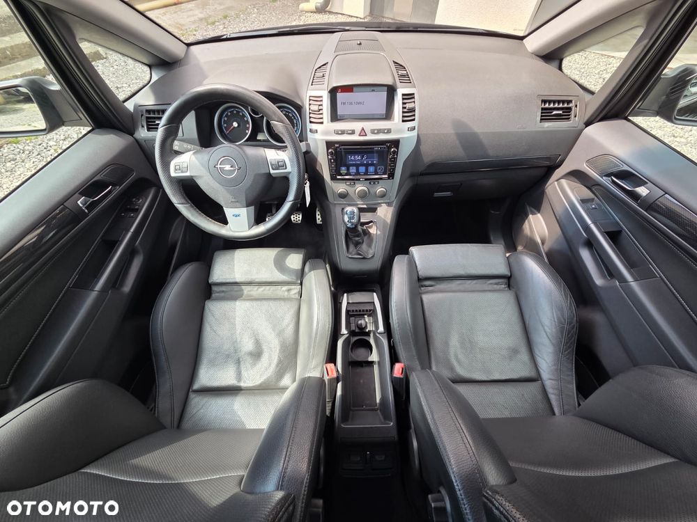 Opel Zafira OPC - 25