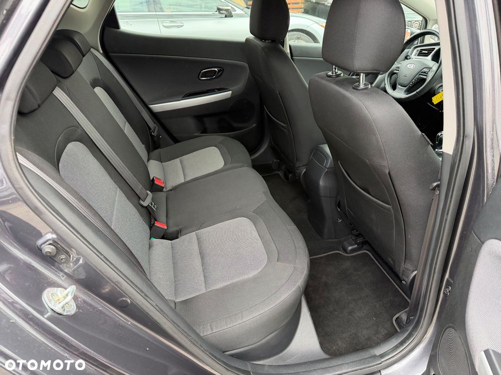 Kia Ceed 1.6 CRDi 136 ISG Dream-Team Edition - 32