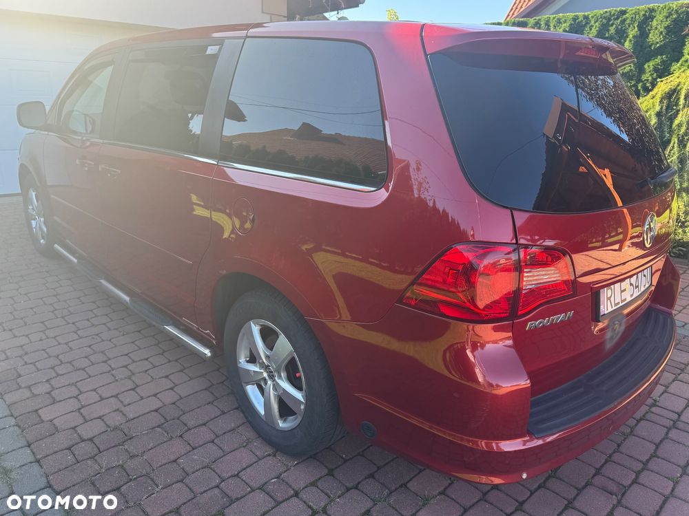 Volkswagen Routan - 3