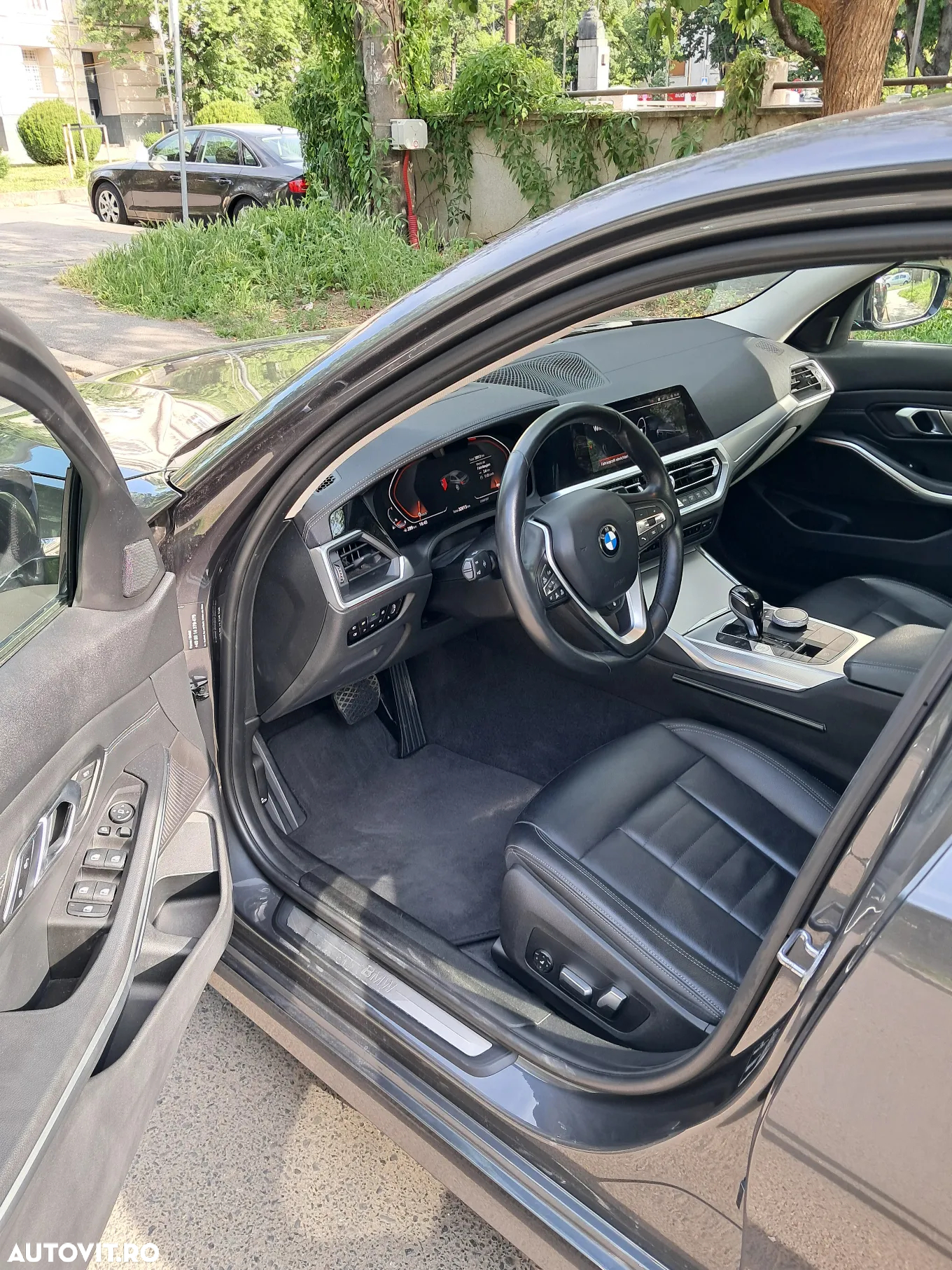 BMW Seria 3 330i Aut. Luxury Line - 10