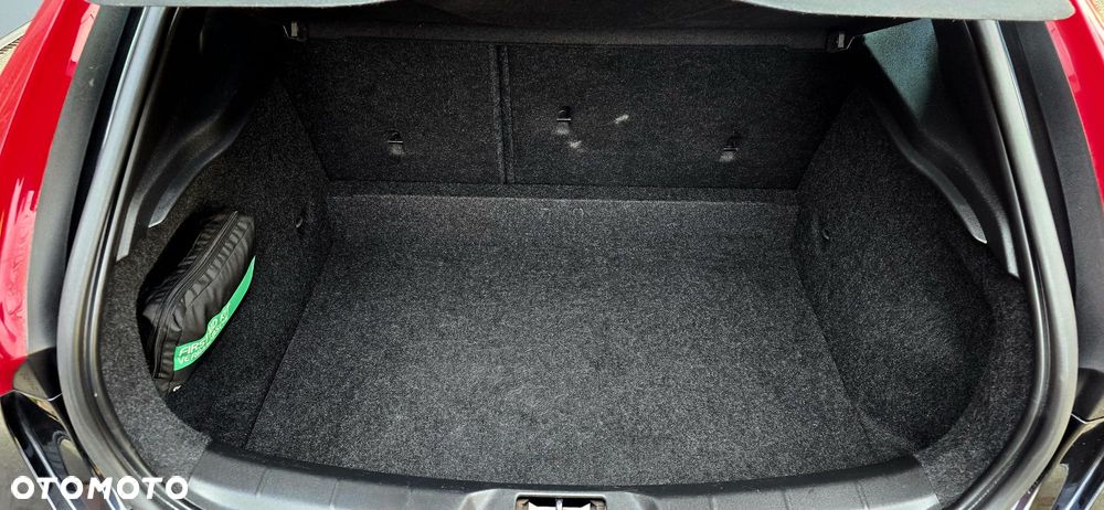 Volvo V40 D4 Drive-E R-Design Summum - 11