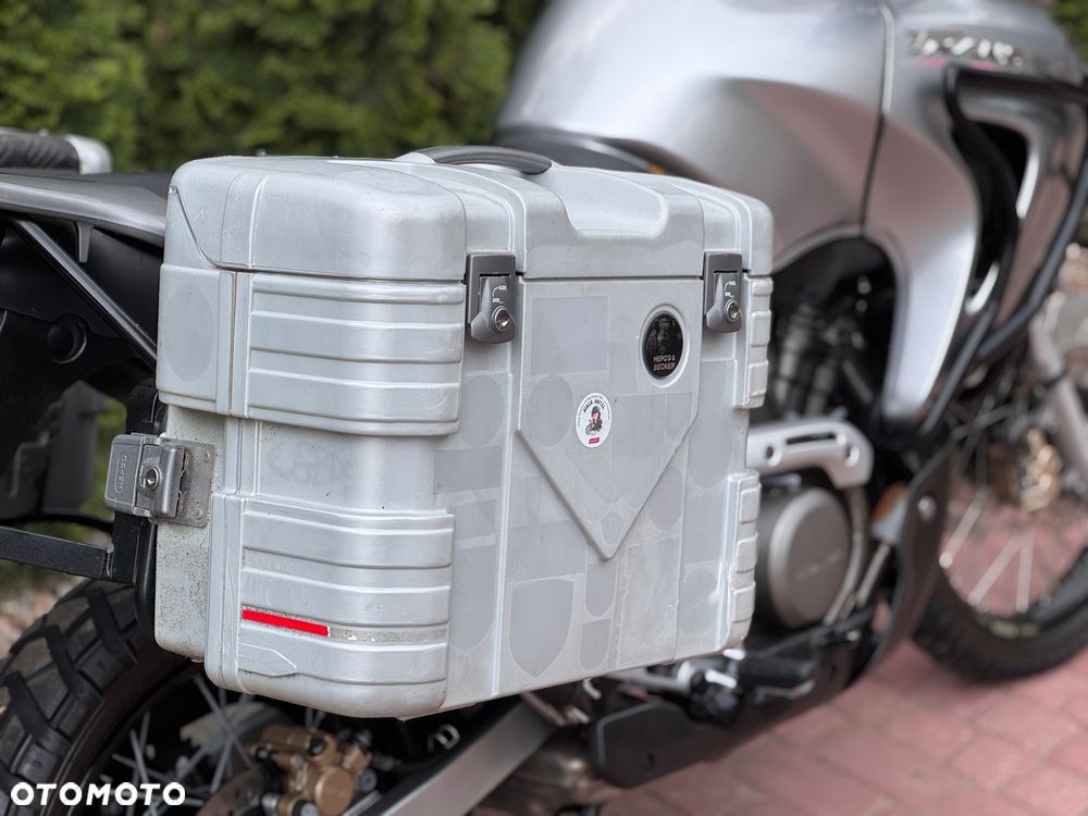 Honda XL - 23