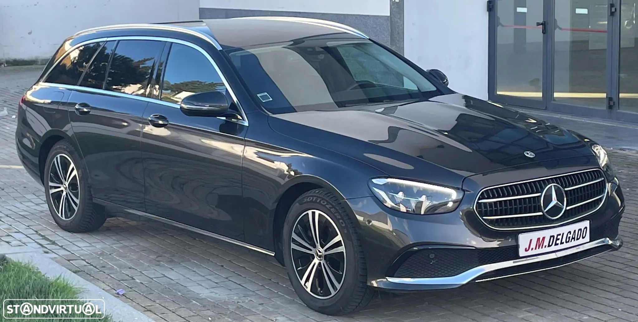 Mercedes-Benz E 220 d 4Matic T 9G-TRONIC Avantgarde - 1