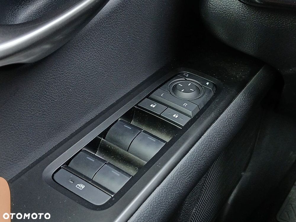 Lexus UX 300h F Sport Design - 37