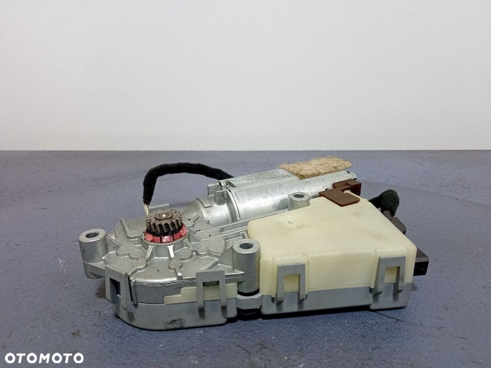 AUDI A6 C5 SILNICZEK SZYBERDACHU 4B0959951B - 3