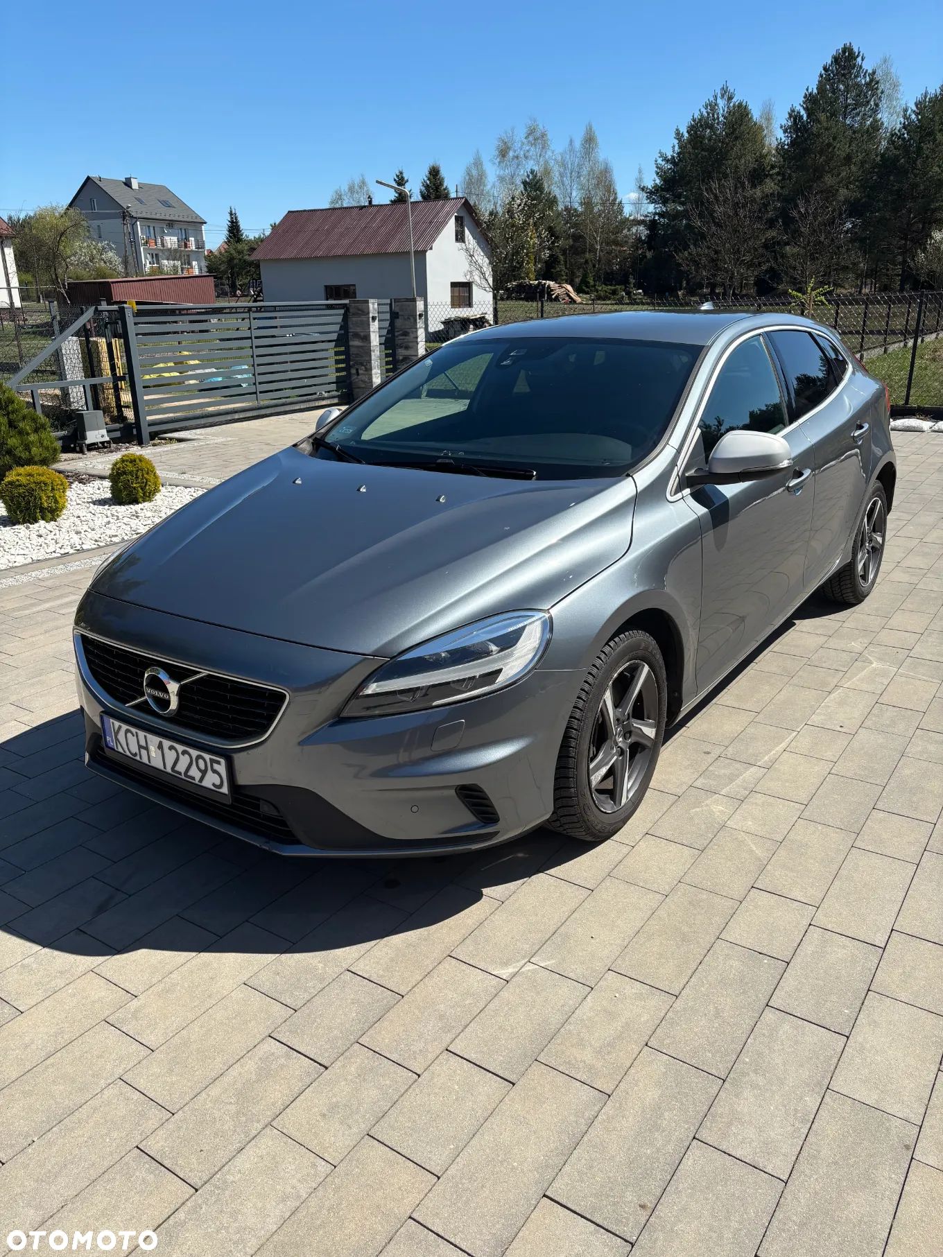 Volvo V40 D3 Drive-E R-Design Momentum - 1