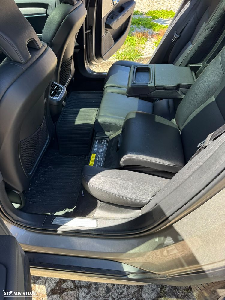Volvo V90 Cross Country 2.0 B4 Plus AWD - 36
