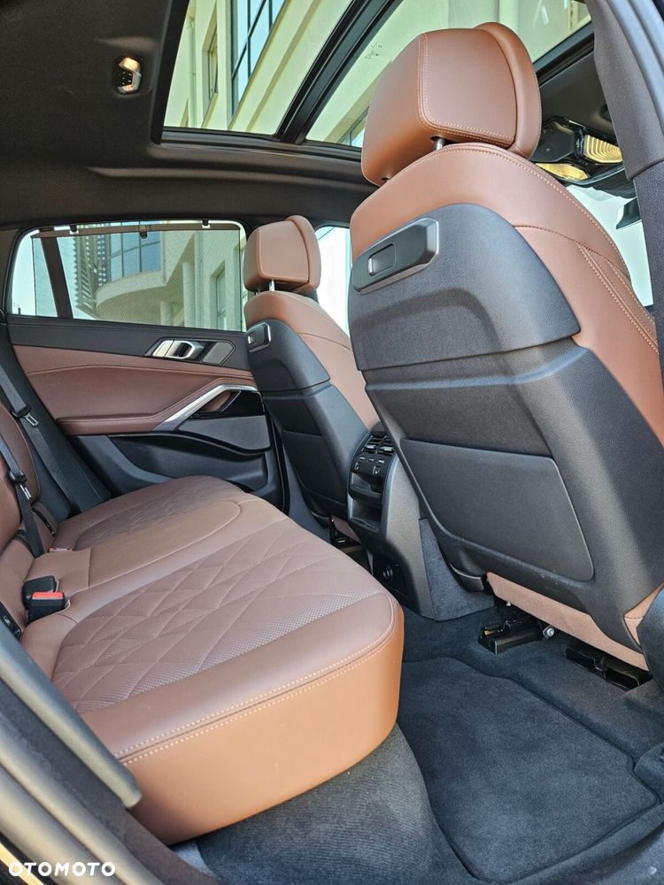 BMW X6 xDrive40d mHEV - 33