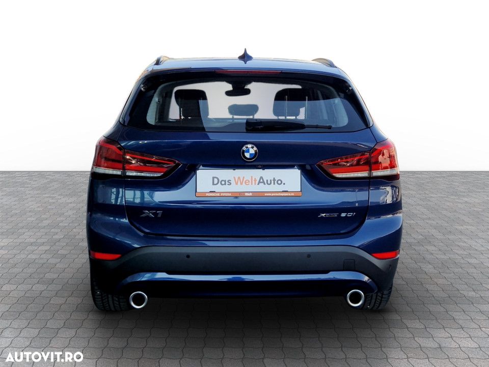 BMW X1 xDrive20i AT - 9