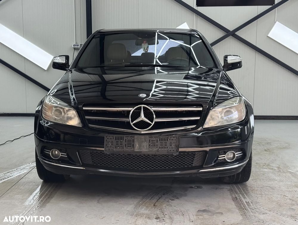 Mercedes-Benz C 200 (BlueEFFICIENCY) Avantgarde - 2