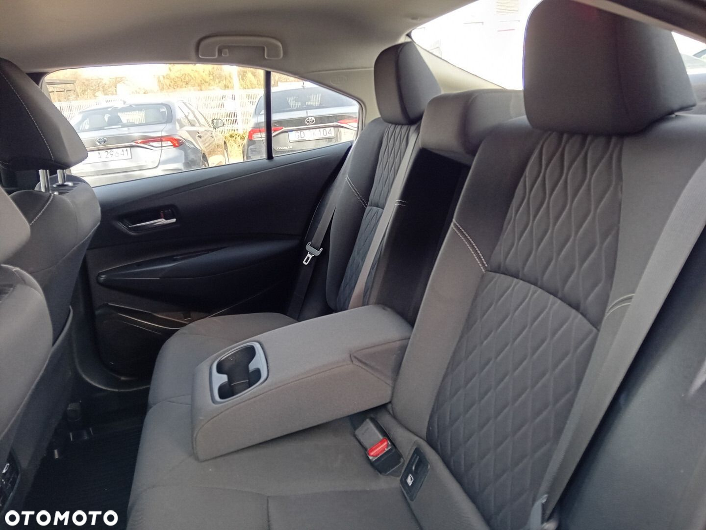 Toyota Corolla - 12