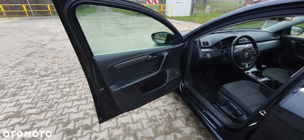 Volkswagen Passat 2.0 TDI BlueMotion Technology Comfortline - 10