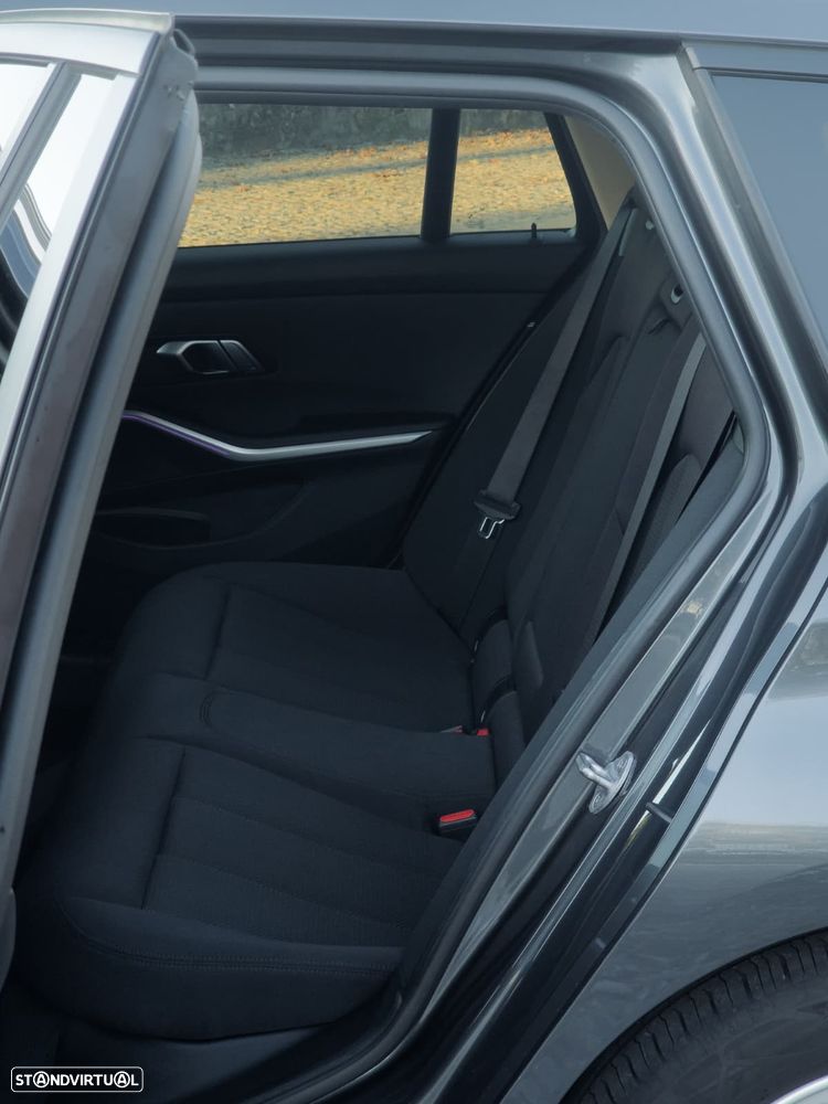 BMW 318 d Aut. Advantage - 25