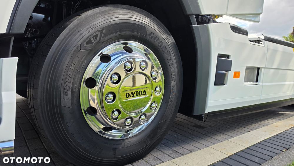 Volvo ///FH///500///2023/// GLOBETROTTER///XXL///FULLLED/// VIRTUAL COCPIT///KLIMATYZACJA POSTOJOWA///ALUFELGI///RADARY/// KAMERA///WYŚWIETLACZ OBCIĄŻENIA/// ZABUDOWY MIĘDZYOSIOWE/// STAN BARDZO DOBRY - 20