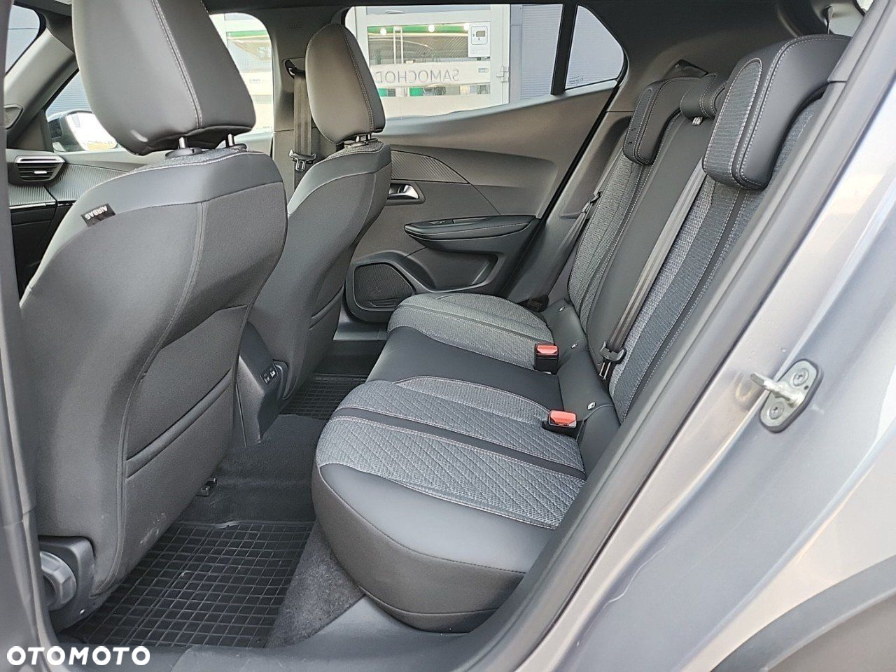 Peugeot 2008 1.2 PureTech Allure S&S EAT8 - 10