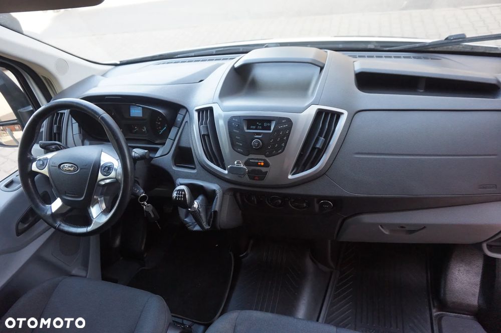 Ford Transit - 12
