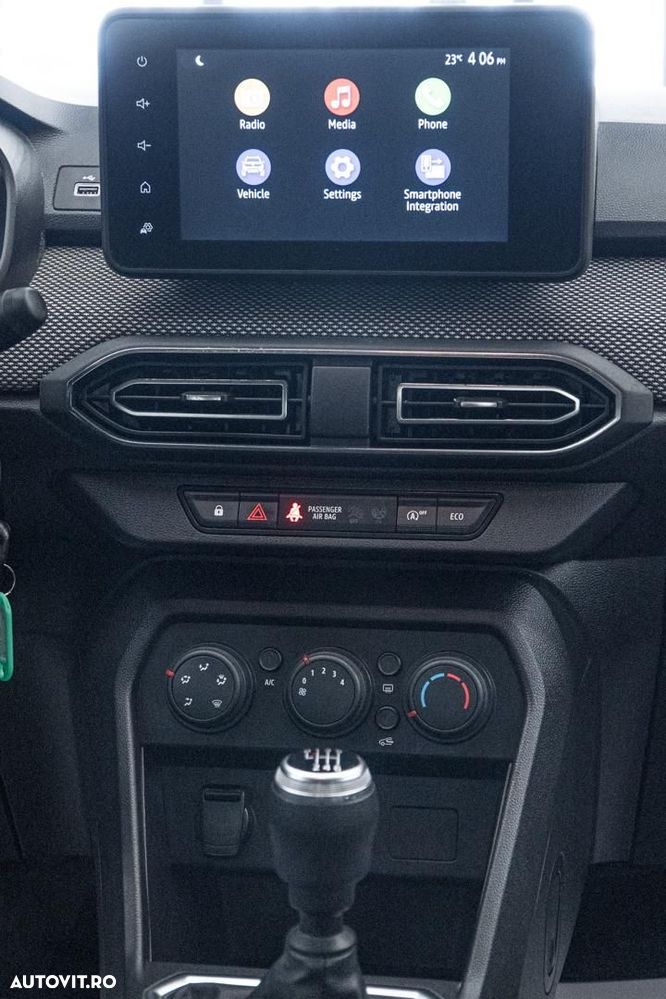 Dacia Logan TCe 90 MT6 Prestige - 4