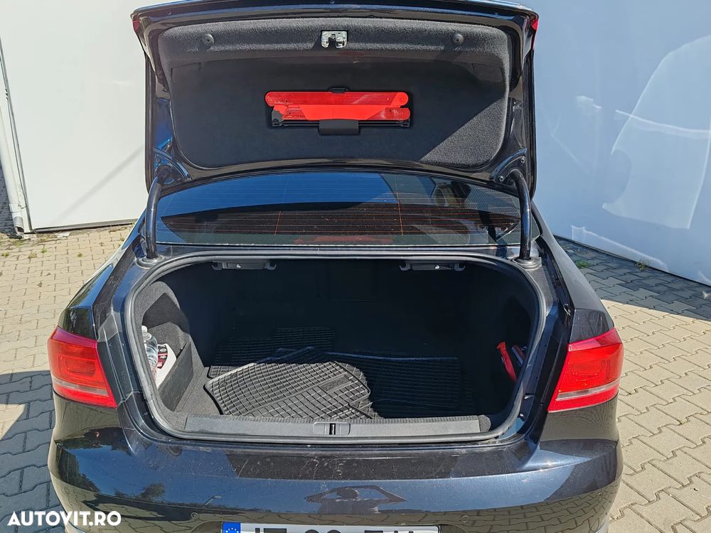 Volkswagen Passat 2.0 TDI Comfortline - 22