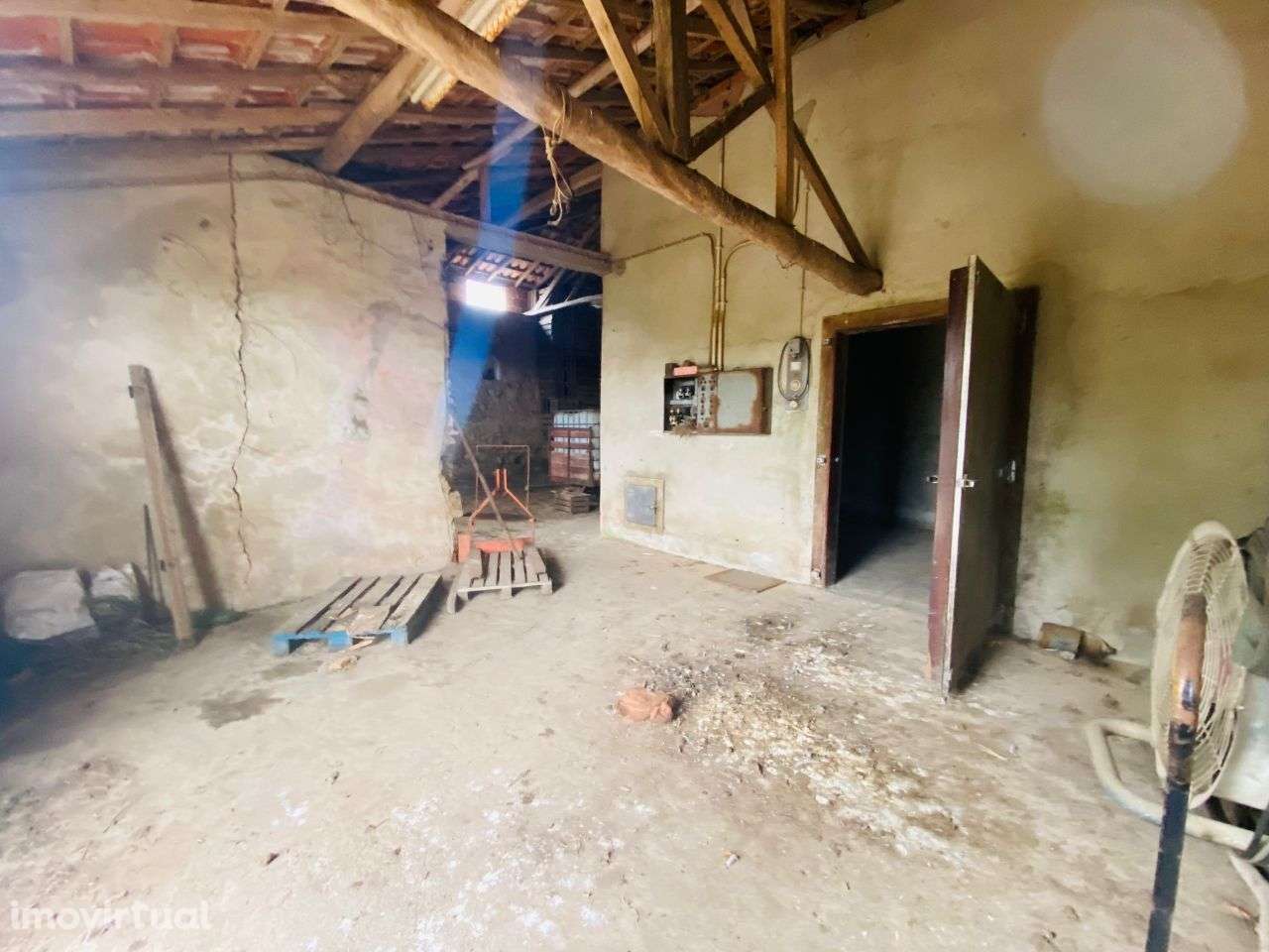 Armazém em terreno de 535m2 - a 15 kms de Caldas da Rainha - Grande imagem: 3/6