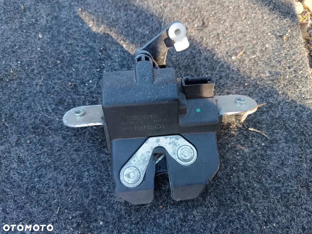 ZAMEK KLAPY BAGAŻNIKA 51809766 FORD KA MK2 2008/2016 ROK - 1