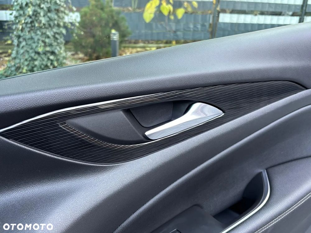 Opel Insignia 2.0 BiTurbo 4x4 Exclusive - 25