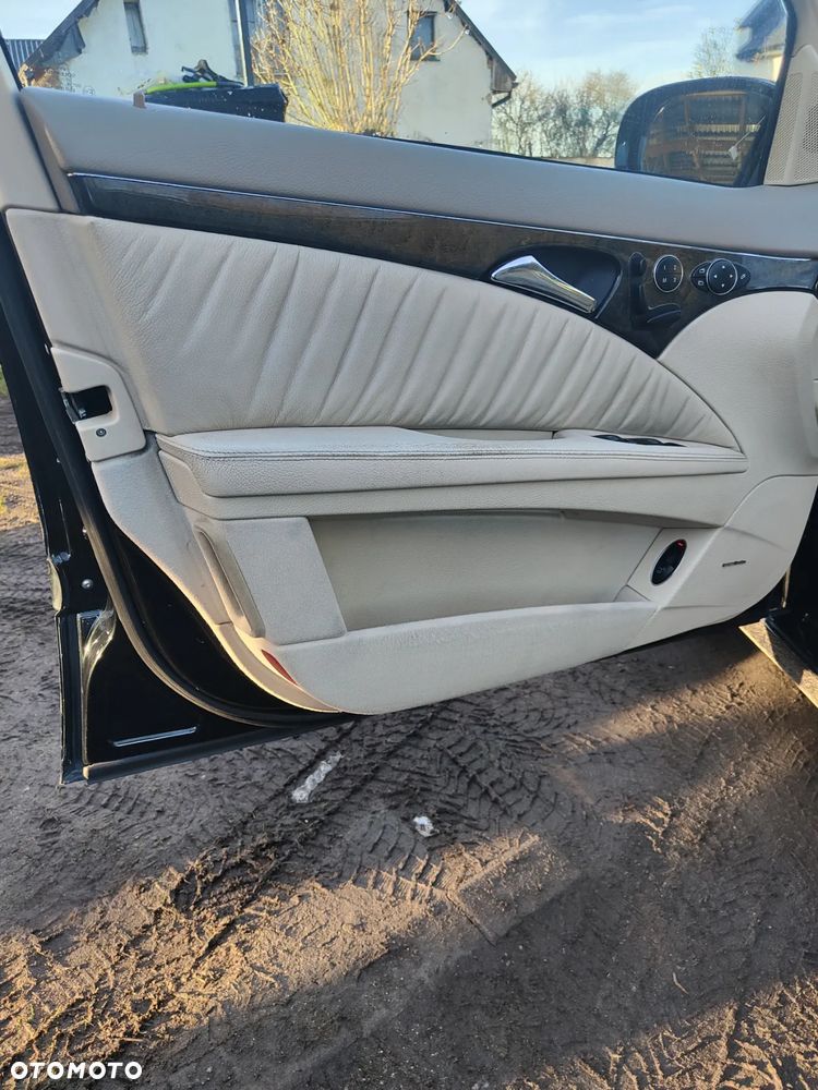 Mercedes-Benz Klasa E 320 T Avantgarde - 34