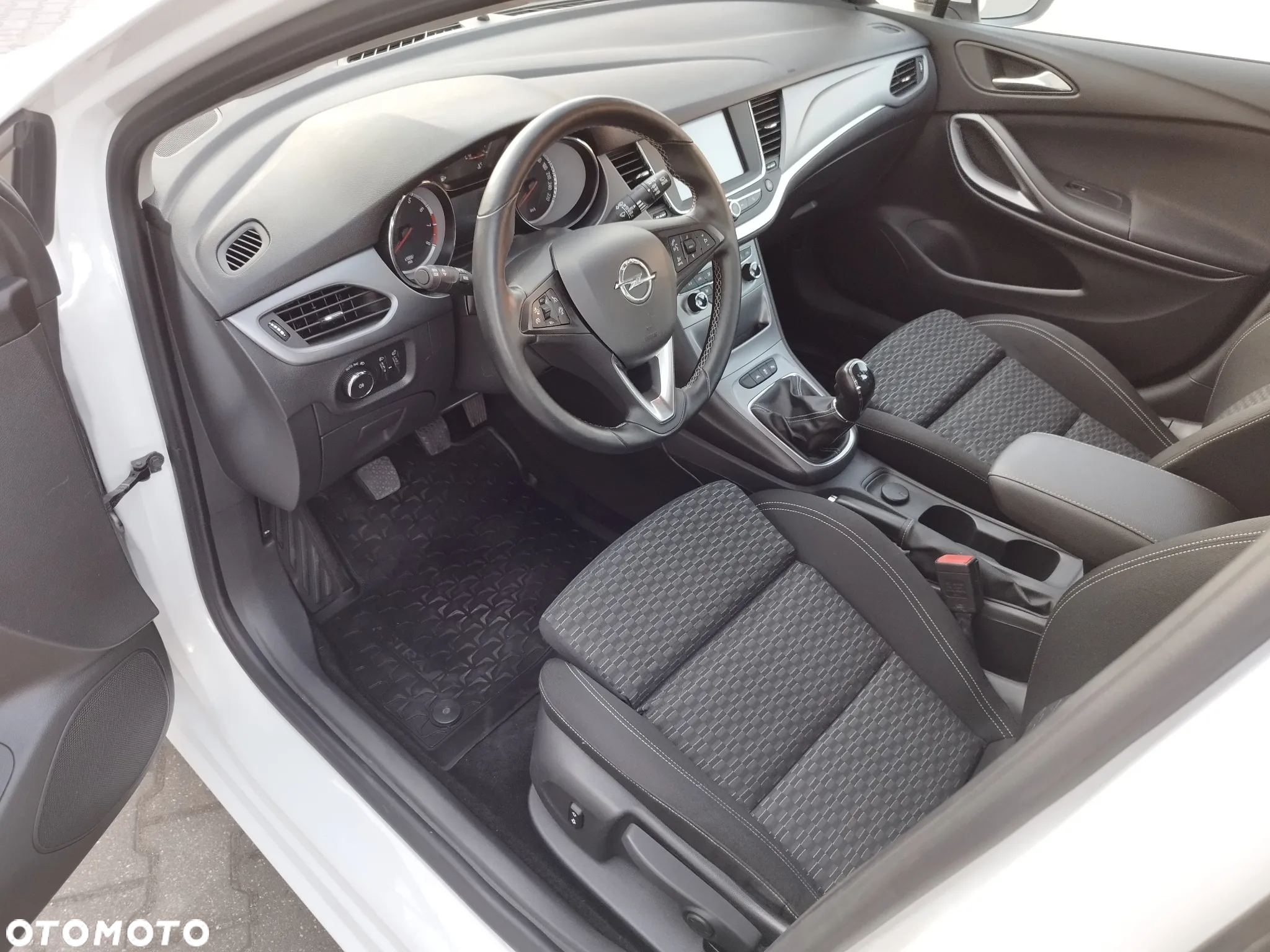 Opel Astra 1.4 Turbo Edition - 23