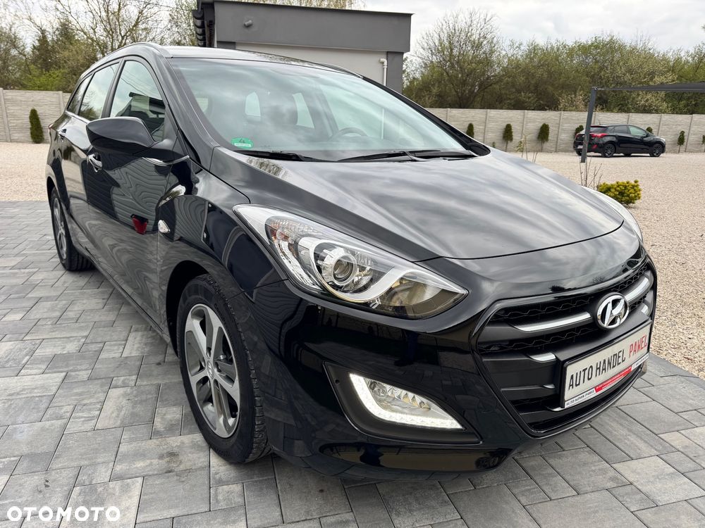 Hyundai i30 blue 1.4 YES Silver - 3