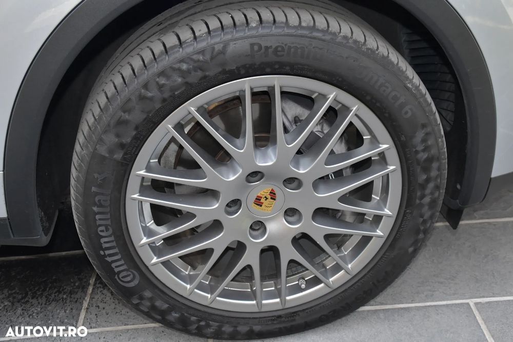 Porsche Cayenne - 13
