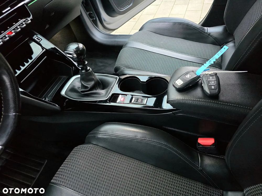 Peugeot 208 1.5 BlueHDi GT Line S&S - 10