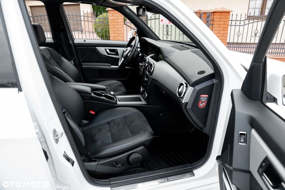 Mercedes-Benz GLK 220 CDI DPF 4Matic BlueEFFICIENCY 7G-TRONIC SPORT EDITION - 24