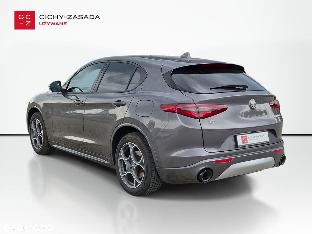 Alfa Romeo Stelvio - 4
