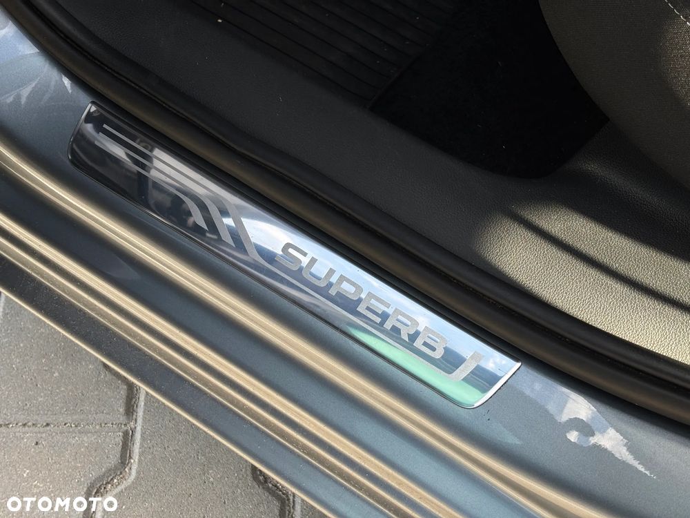 Skoda Superb 2.0 TDI Style DSG - 28