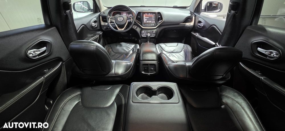 Jeep Cherokee - 17