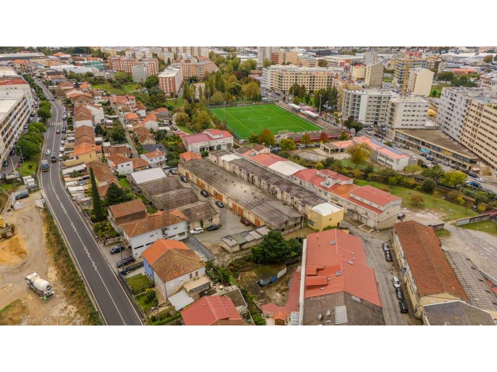 Armazém comercial e industrial em Braga, próximo ao Fórum Altice. - Grande imagem: 2/19