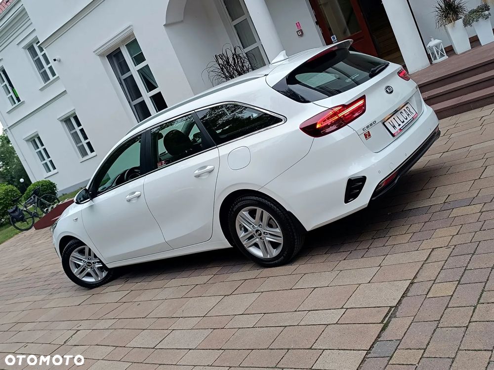 Kia Ceed 1.4 L Business Line Plus - 12