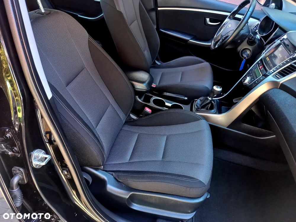 Hyundai i30 1.6 GDI Premium - 11
